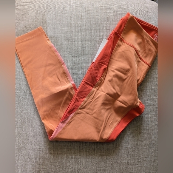 Outdoor Voices 3/4 Leggings NWT - Picture 1 of 6